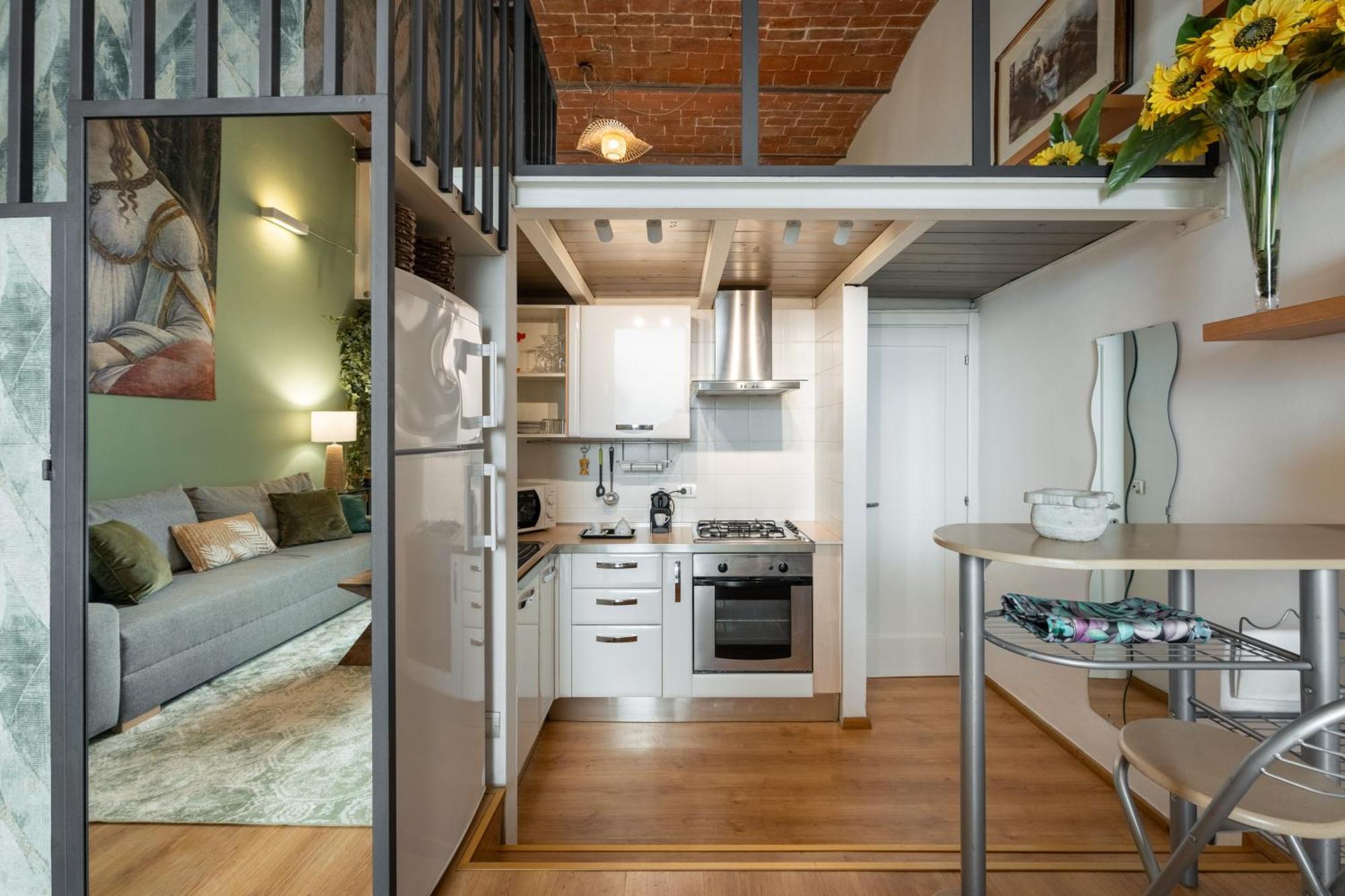 Via Cimabue 8B - Florence Charming Apartments - Metropolitan Loft In Florence - 20 Minute Walk To City Center - Excellent Base For Exploring - Less Than 5 Minute Walk To The Supermarket - Amazing Bakery On The Corner エクステリア 写真