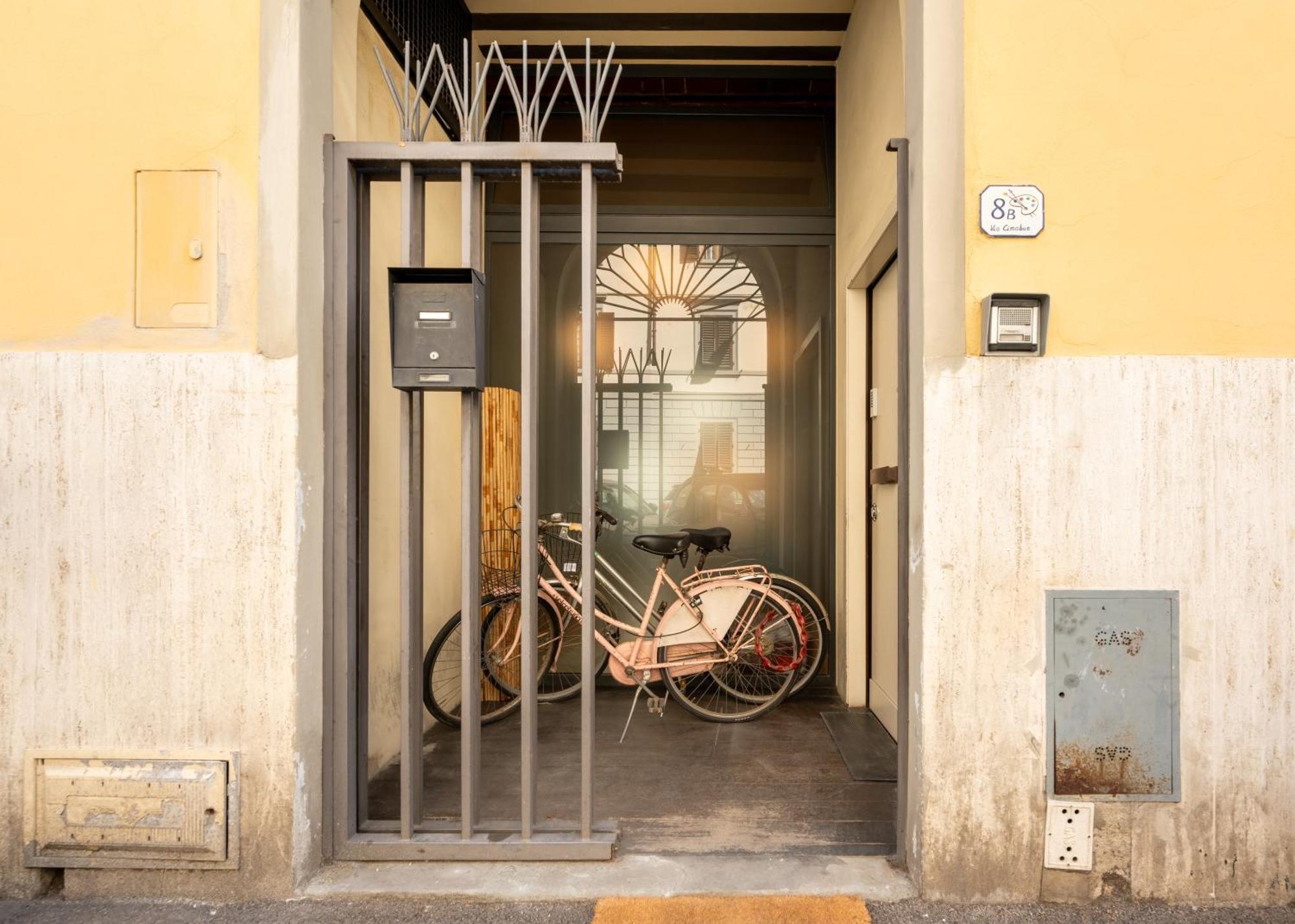 Via Cimabue 8B - Florence Charming Apartments - Metropolitan Loft In Florence - 20 Minute Walk To City Center - Excellent Base For Exploring - Less Than 5 Minute Walk To The Supermarket - Amazing Bakery On The Corner エクステリア 写真